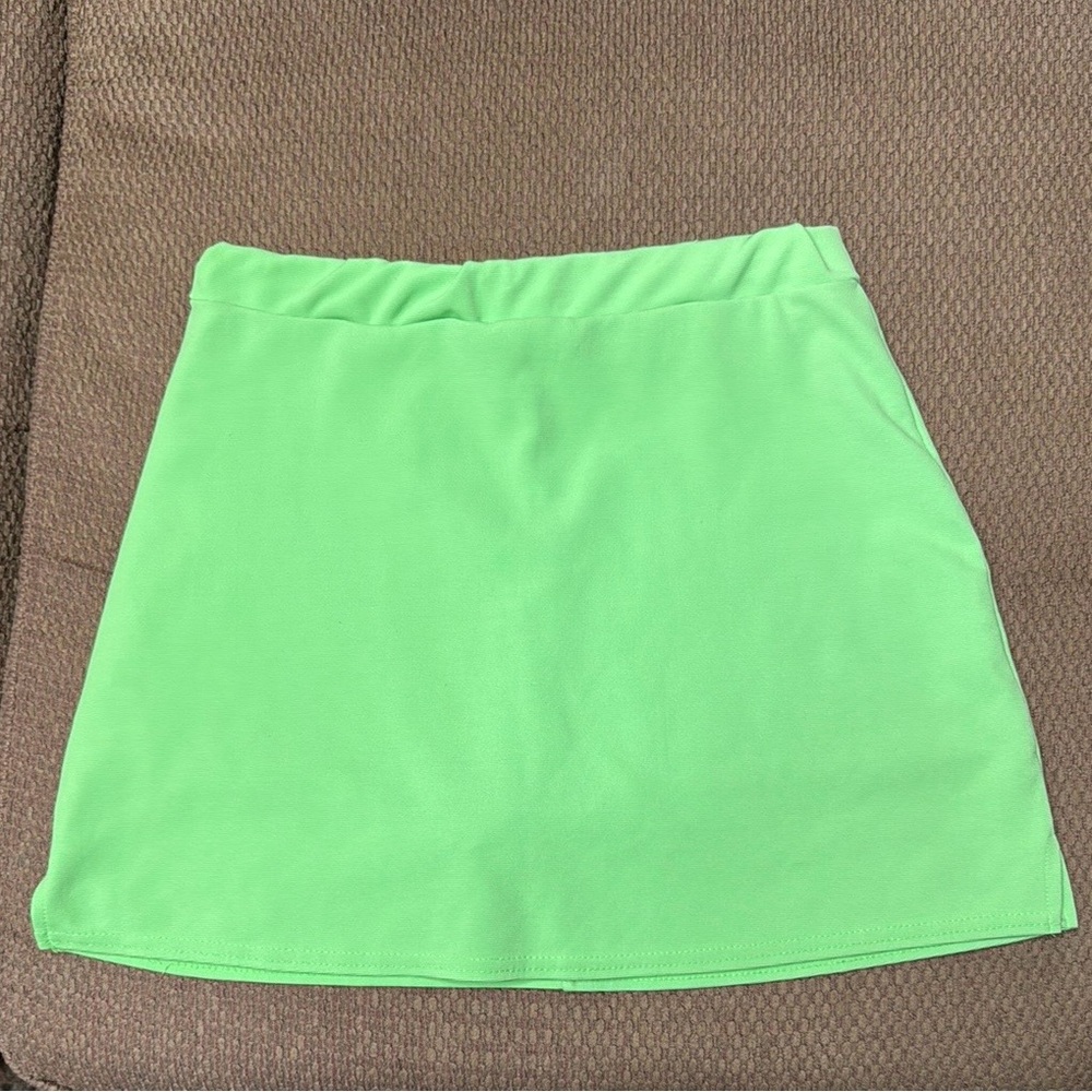 Vintage Zoey & Beth lime green polyester/spandex elastic waist skort. Large.